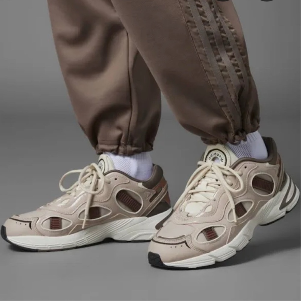 Adidas Women's Beige and Brown Sneakers